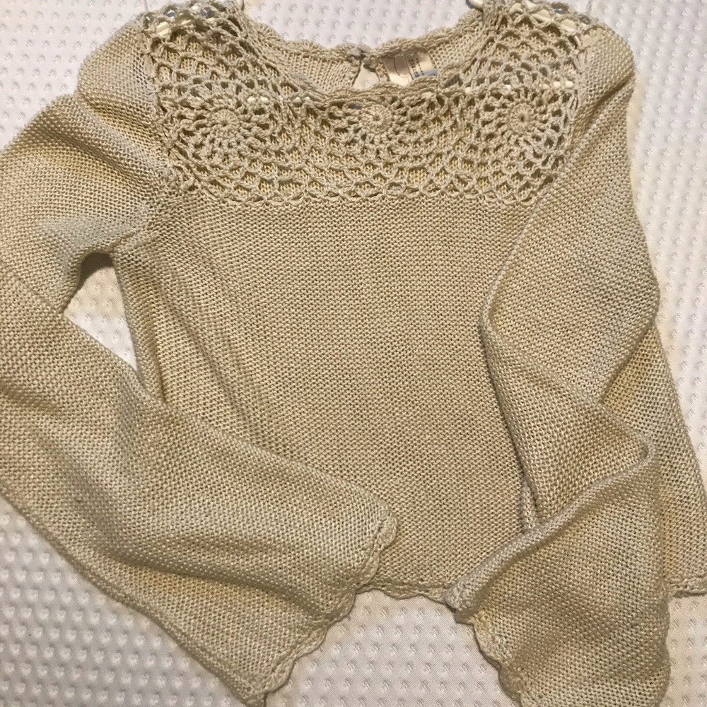 Bell sleeve crop top